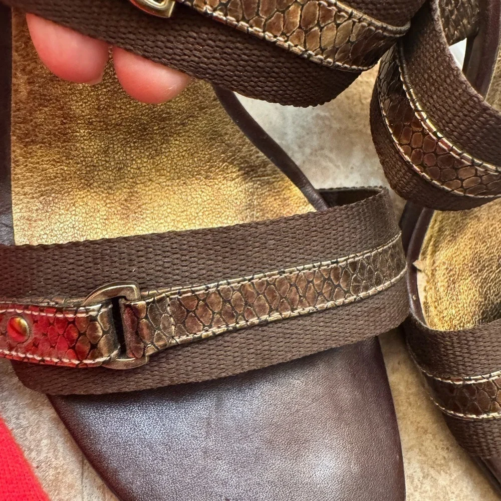 CIRCA JOAN & DAVID Leather And Canvas SZ 8 Open Toe Heel 2 Strap Y2K Bronze EUC
